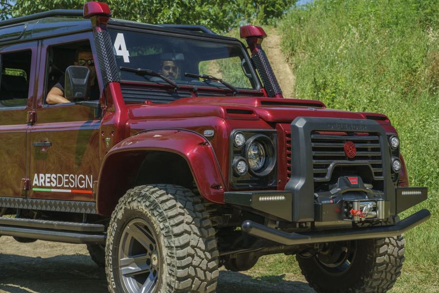 Детали экстерьера Land Rover Defender 110 by Ares Design 2018 года  (фото 6 из 40)